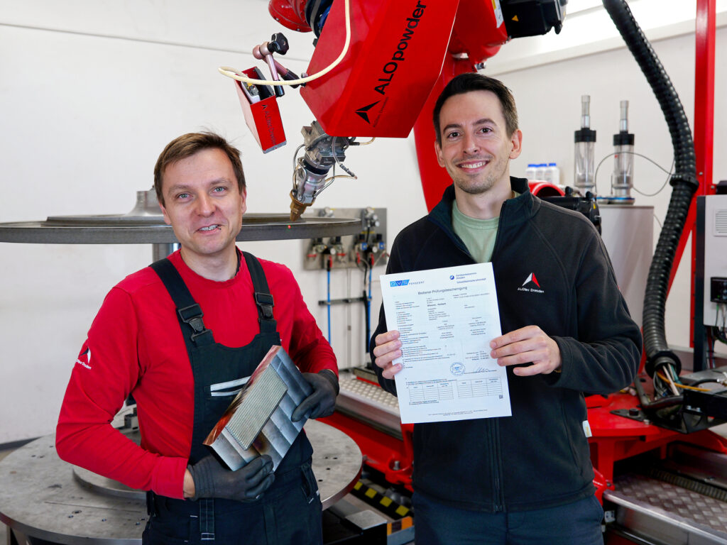 Our two welding experts: Norbert Wiesner and Lukas Olawsky with their certification