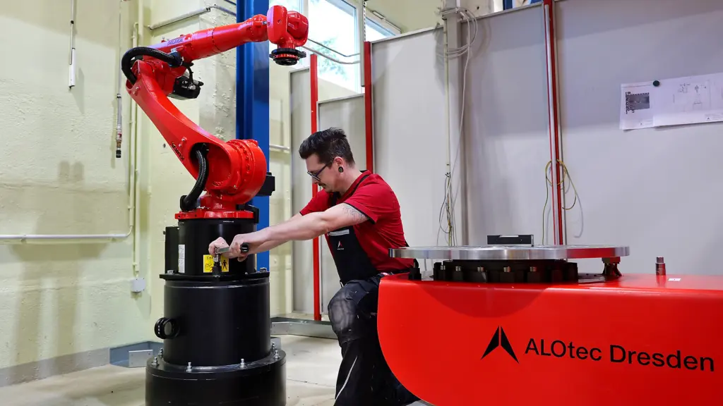 Anlagenbau - Montage von KUKA-Robotern mit 6 Achsen