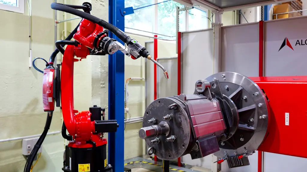 Anlagenbau - 6-Achs-Roboter mit TPS/i-Schweißsystem