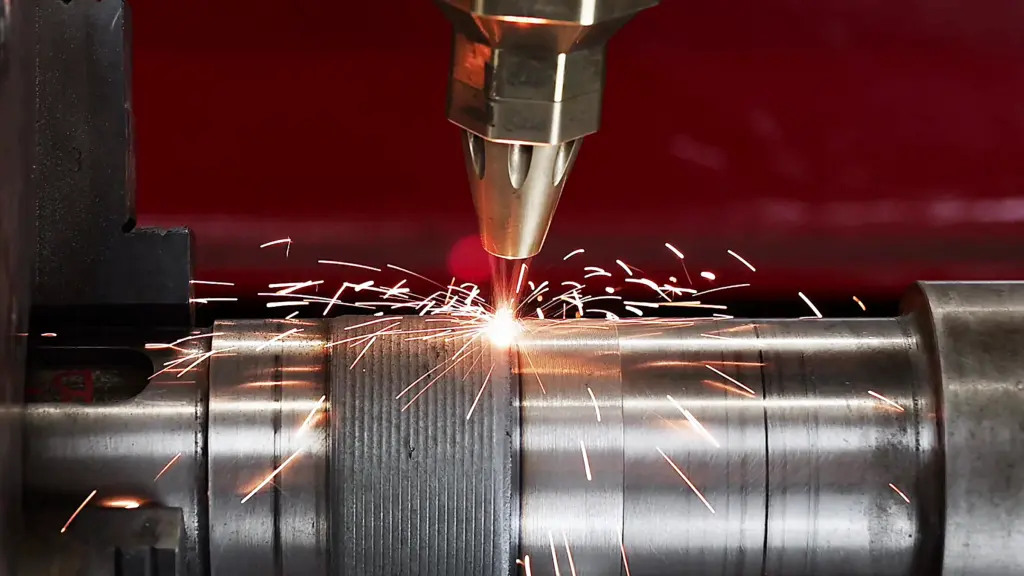 Repair of a shaft using laser cladding