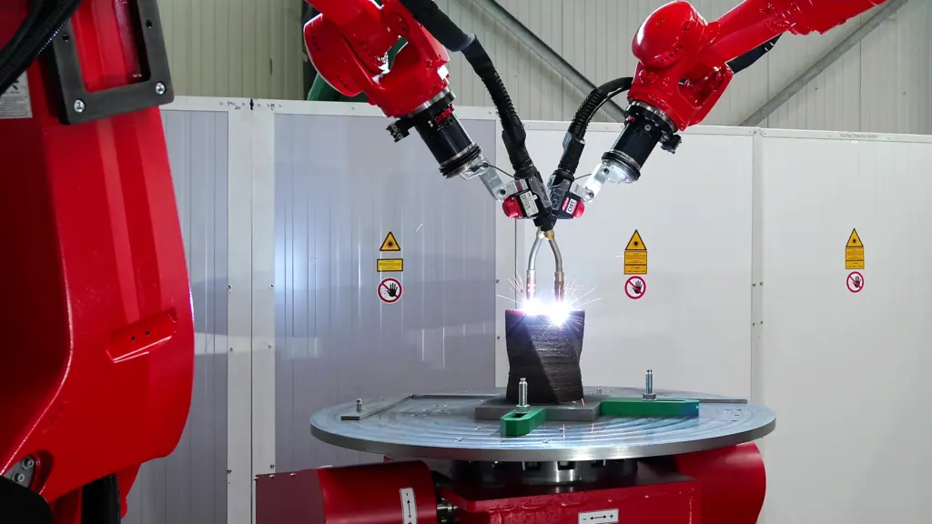 CMT-Schweißen mit 2 kollaborierenden Robotern